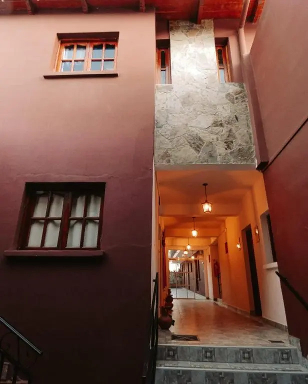 La Colorada Hostal
