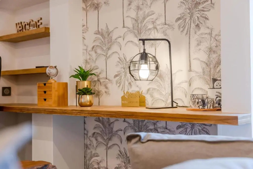 SERRENDY Stylish 2-bedroom apartment 1-minute walk to beaches