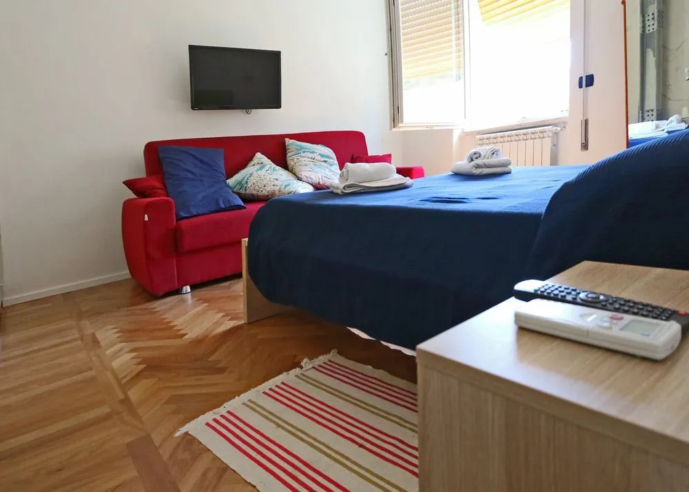 Room In Roma Isole