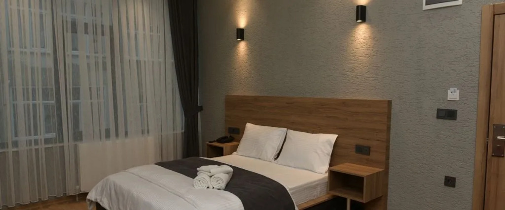 DAYMONTH HOTEL