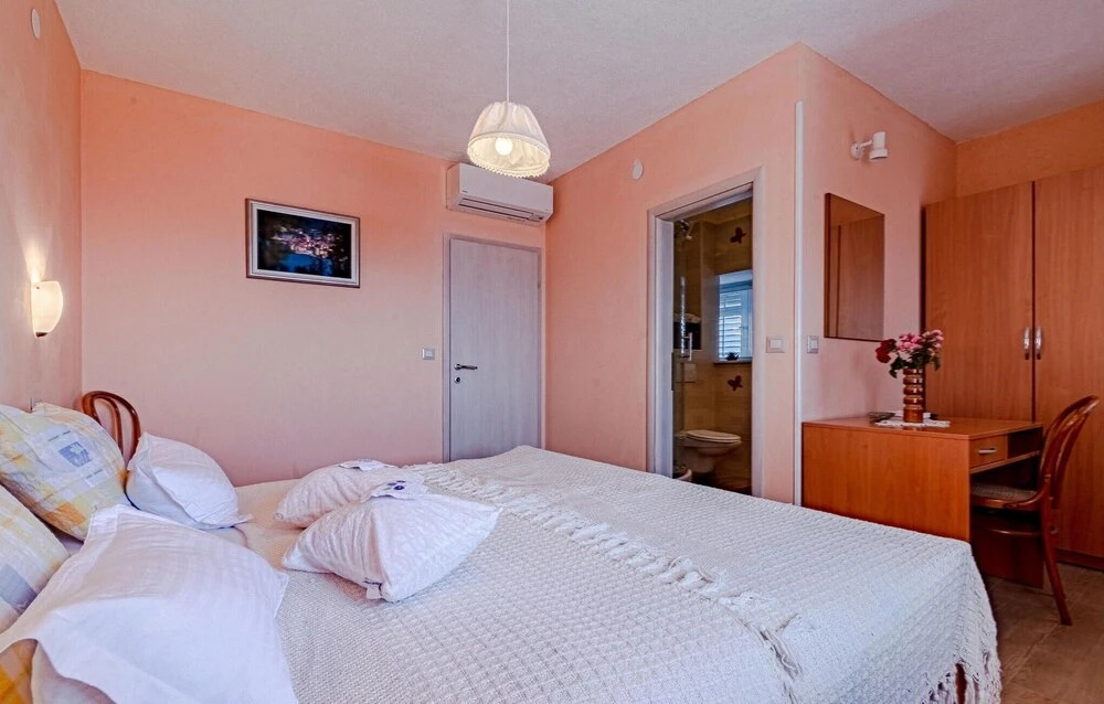 Two-Bedroom Holiday Home In Mokalo