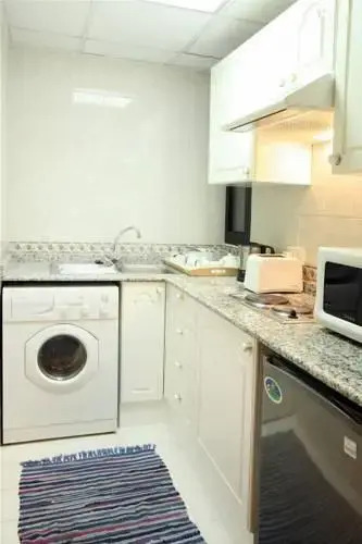 London Creek Hotel Apartments