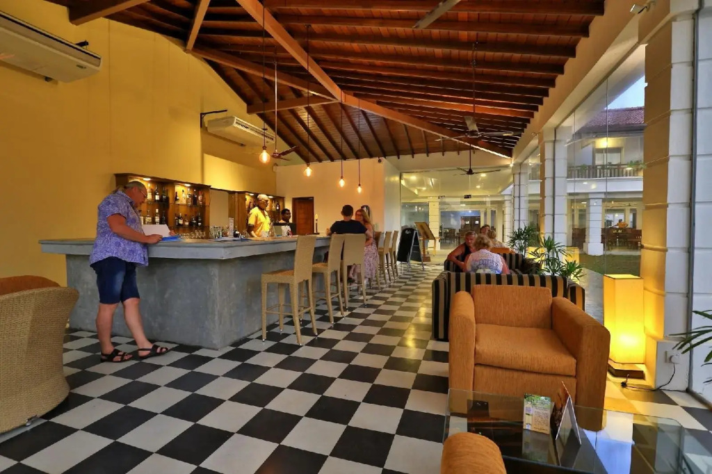 Hibiscus Beach Hotel & Villas - 10 percent off on all Food & Beverages