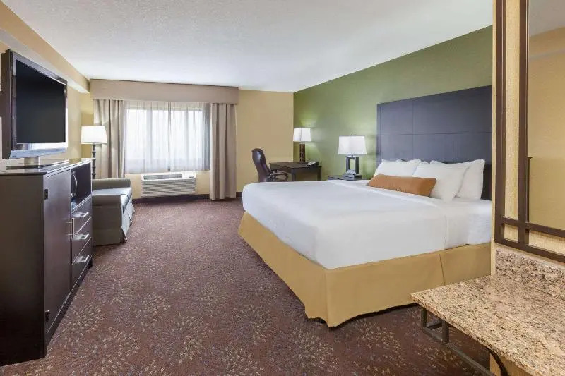Best Western Plus Sterling Inn