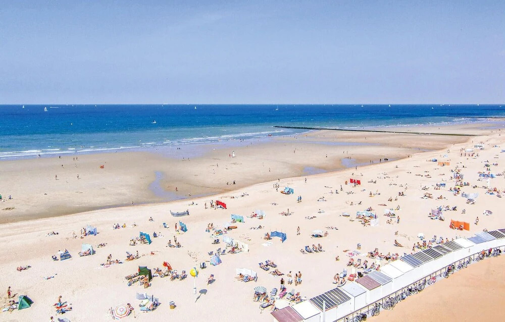 Nice Apartment in Oostende With Outdoor Swimming Pool, Wifi and 2 Bedrooms