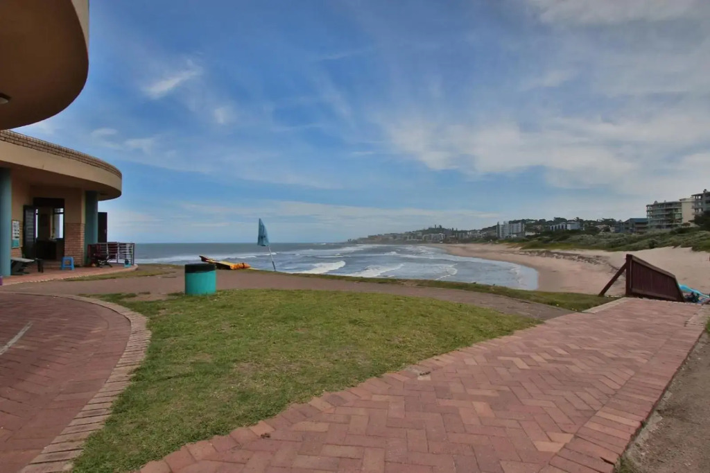 Uvongo Lucian Blue Flag Beach Apartment