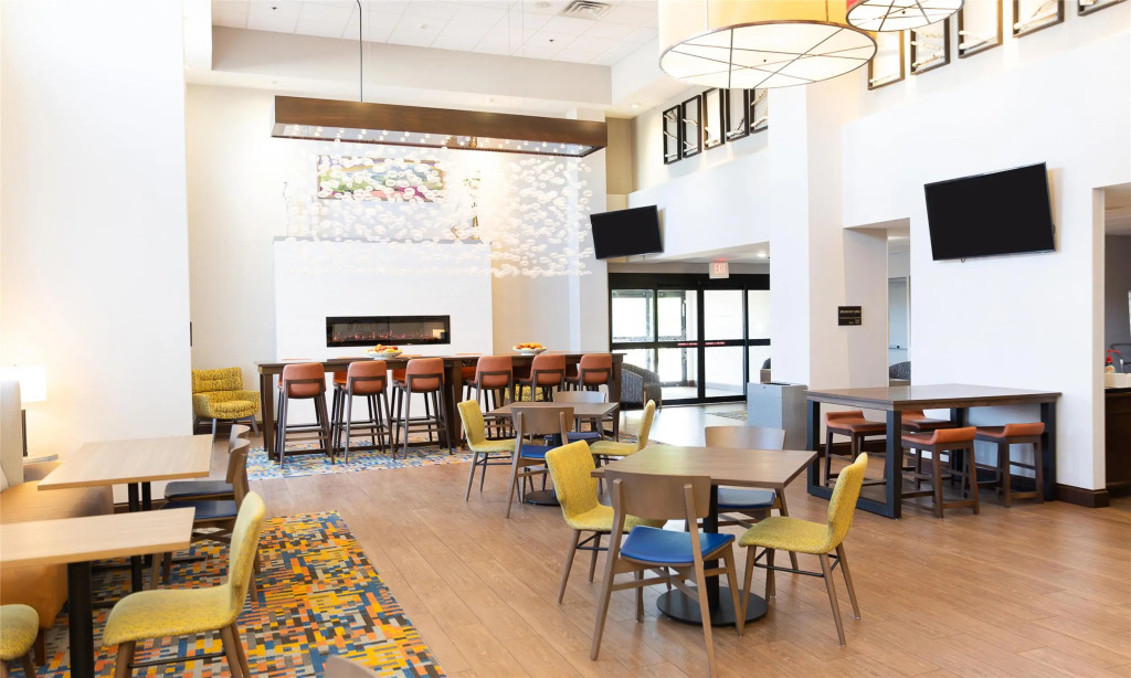 Hampton Inn & Suites Williamsport - Faxon Exit