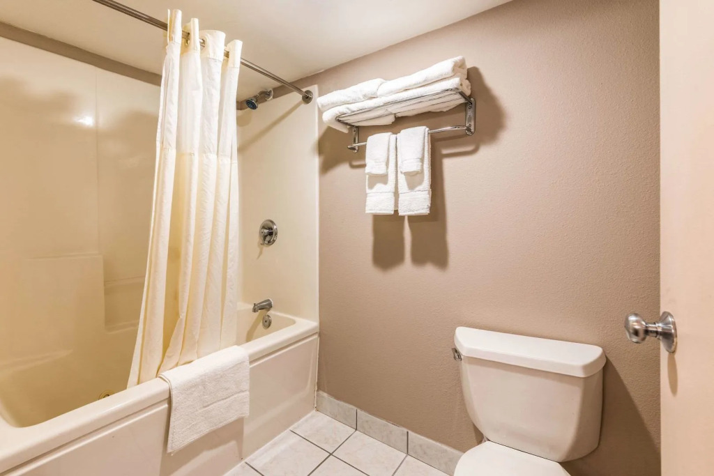 Lake Norman Inn and Suites
