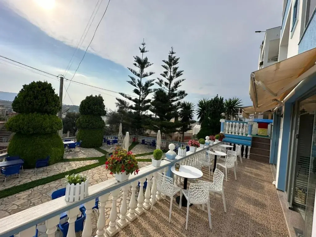 Esmeralda Hotel & Restaurant