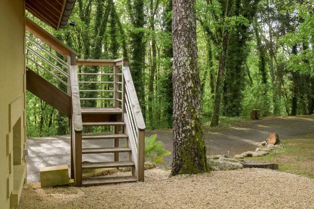 Studio cosy perché dans les arbres au coeur du Périgord proche Sarlat