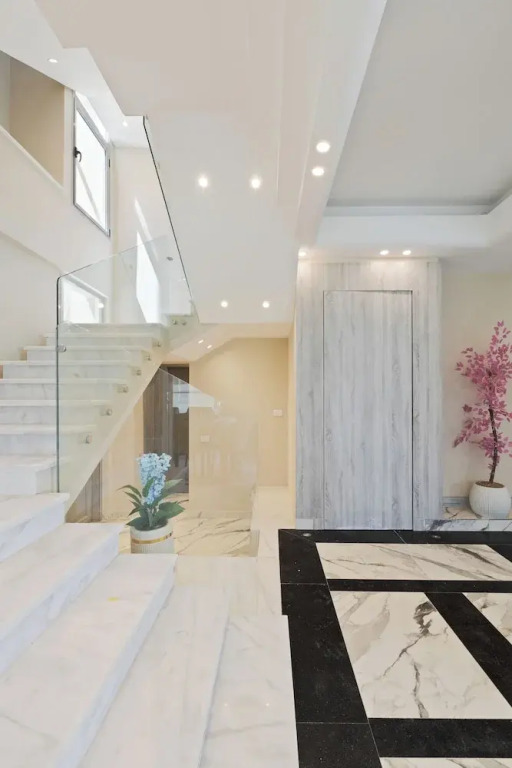 ALSAWAH Spacious Family Villa in Palm Hills Sheikh Zayed