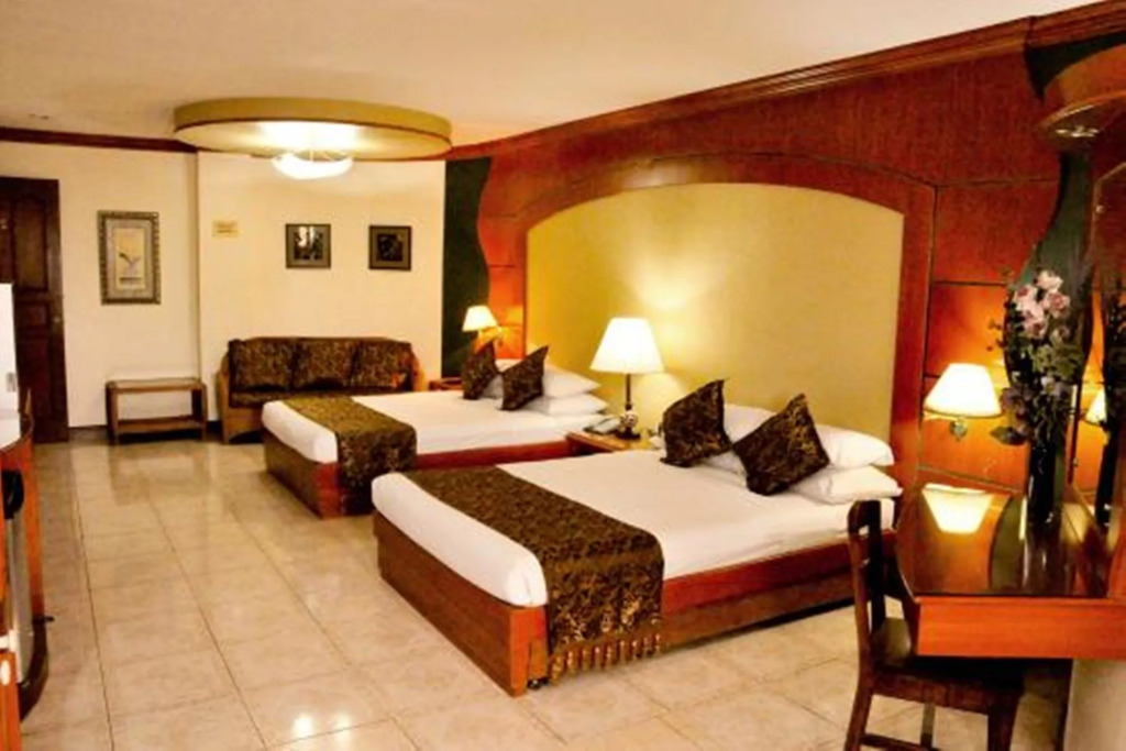 Wregent Plaza Hotel