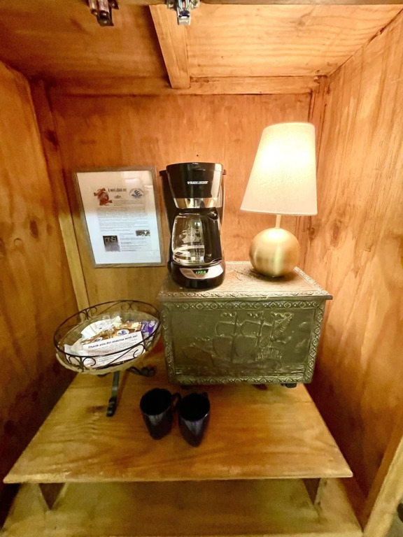 Mountain Harbor studio on Lake Ouachita