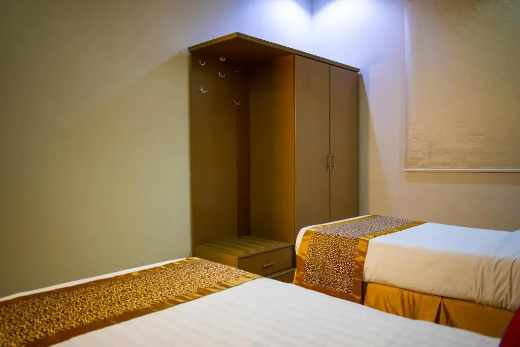 Ahlin Suites 1 by Khaymat Alyarmouk