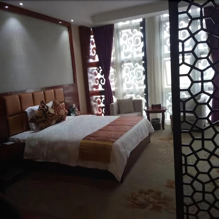 Window of World Theme Hotel