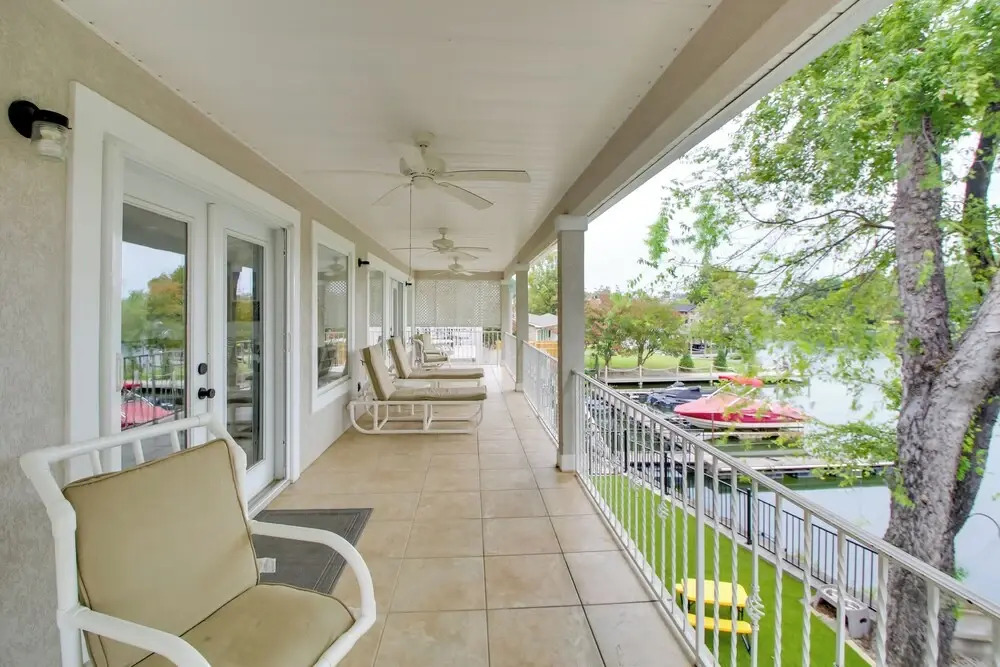 Lakefront Hot Springs Condo w/ Dock Access & Views