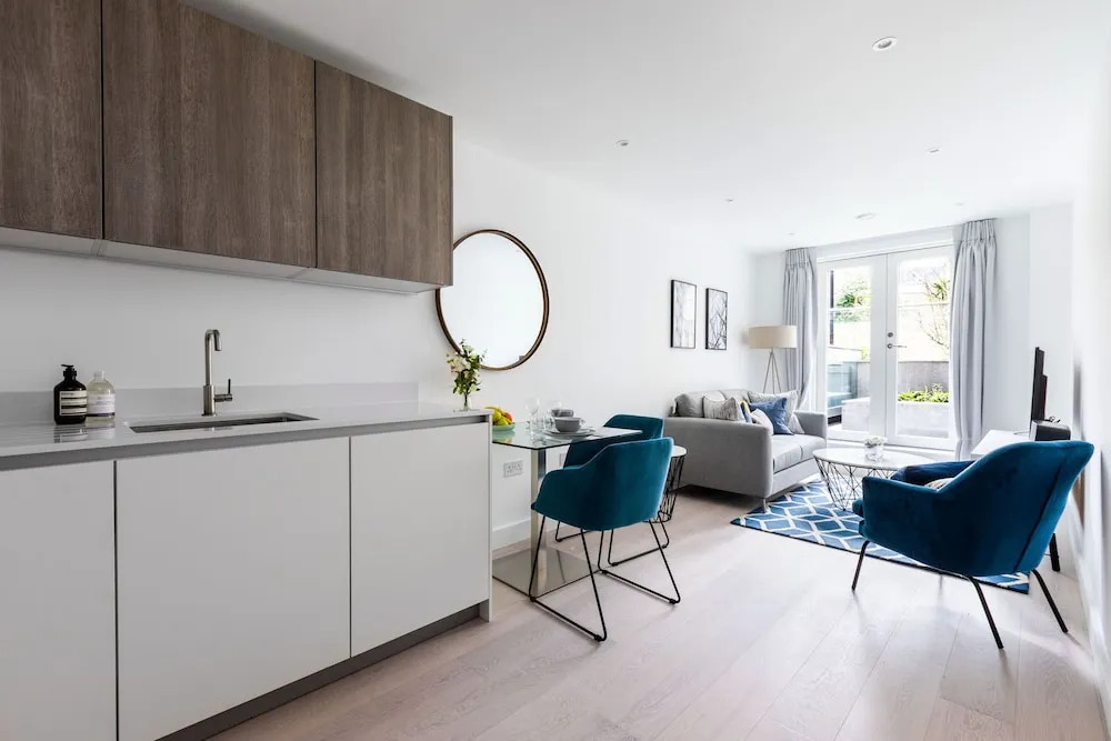 Luxury 1 Bed Apartment in Olympia Kensington