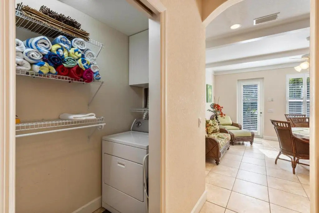 Siesta Avenida Townhome 5208