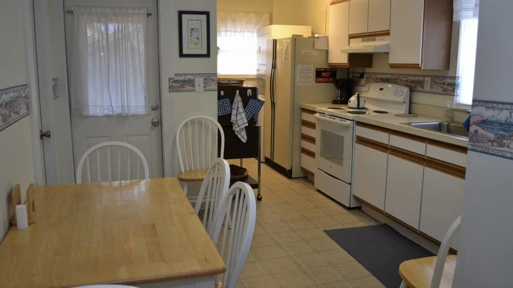 425 Beach Dr