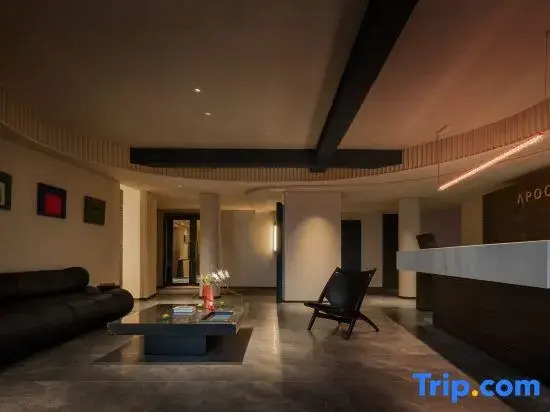 Yi Chi · Particle Hotel (Huayuan Garden Shopping Mall Songhua Road Subway Station Store)