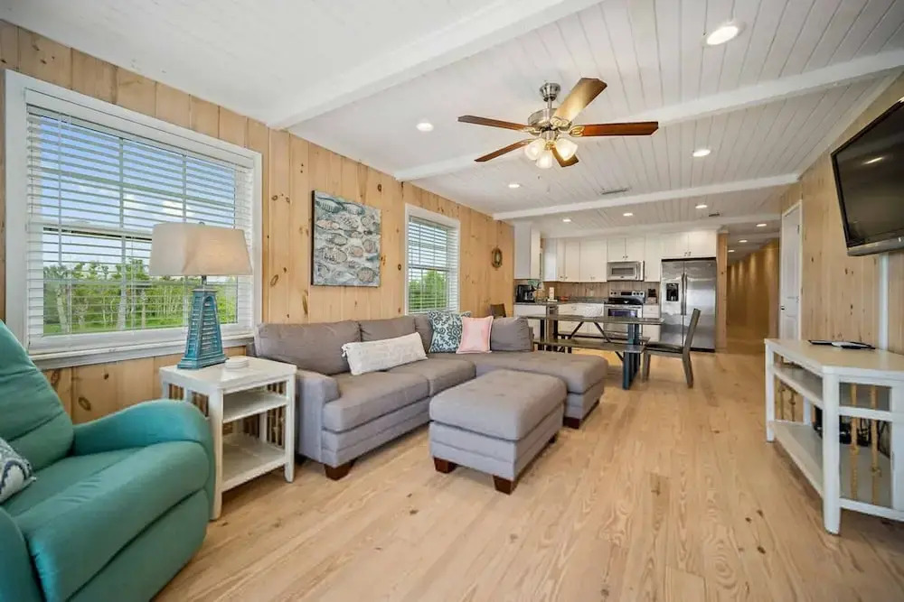Don t Worry Beach Happy 6 BR 4 BA Sleeps 20