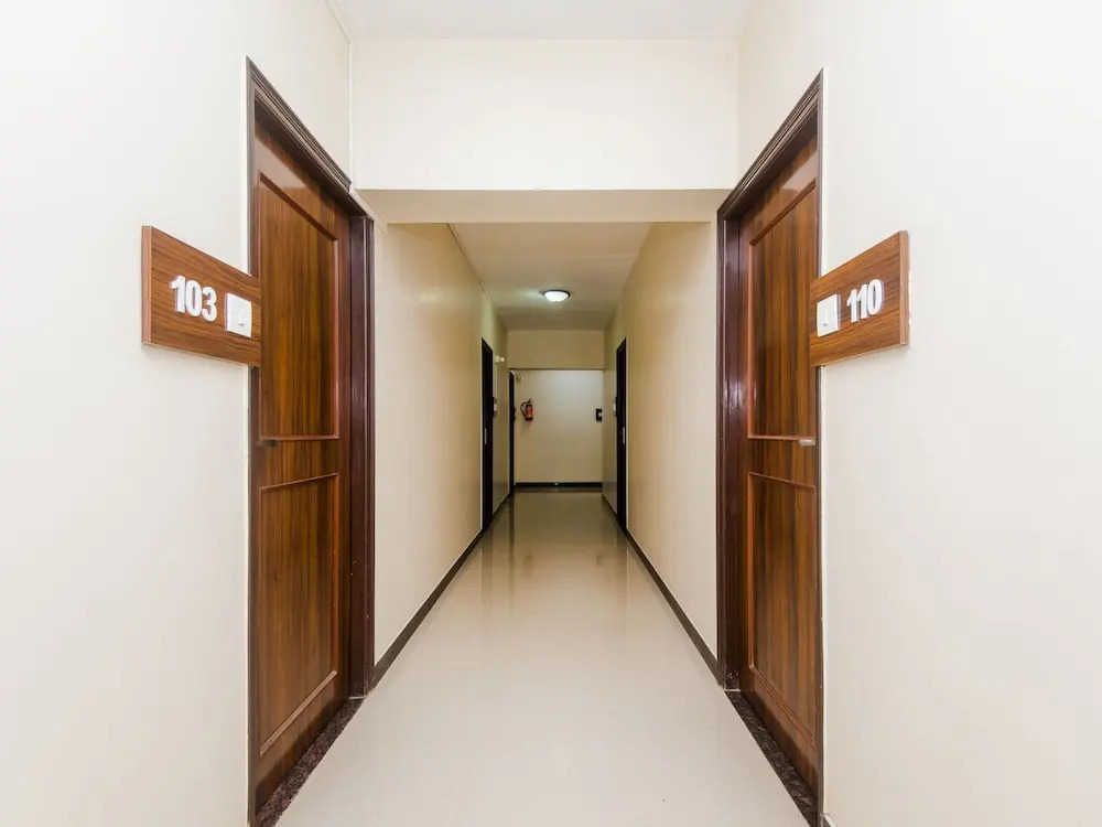 Hotel Royal Park Residency