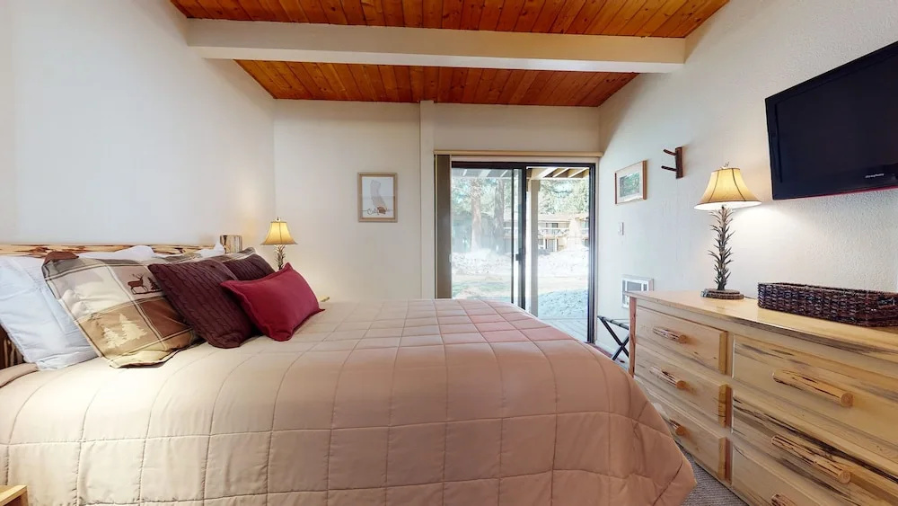 Villa De Los Pinos Year-Round Activities Nearby Shopping & Restaurants