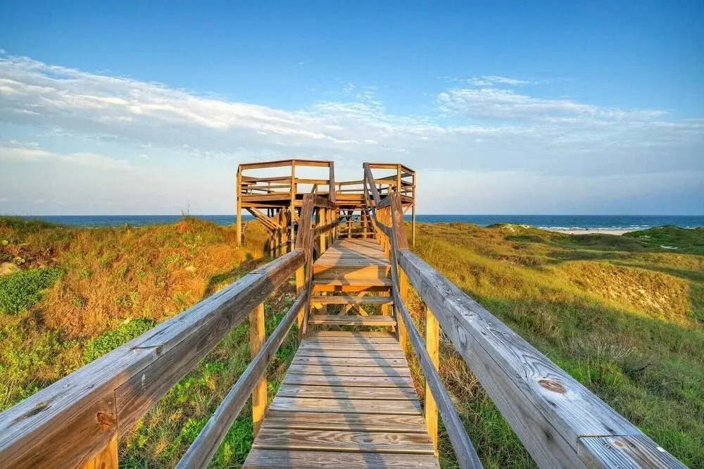 Beach Access Private Pool, Ping-pong, Firepit, Swings, & Views Tipsea Turtle