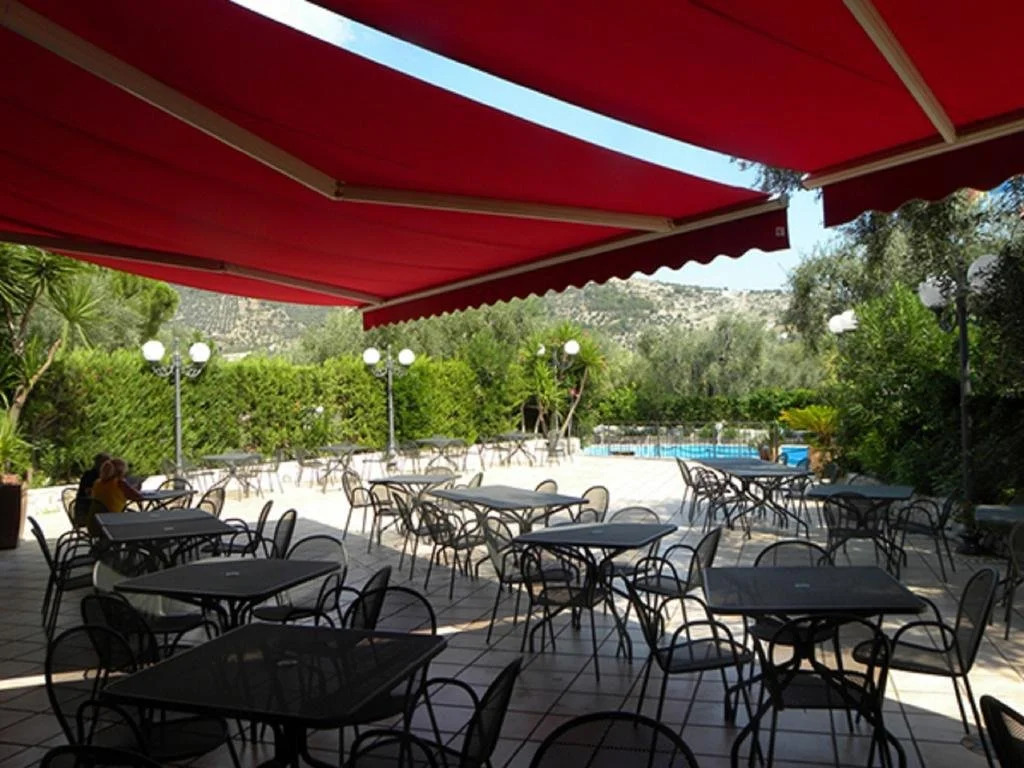 Hotel Apeneste