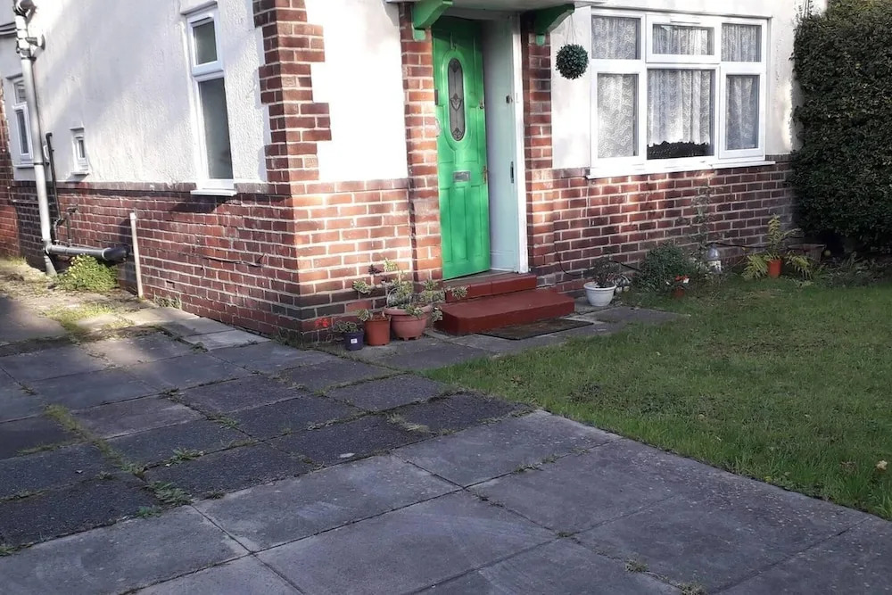 Homely 4-bed House in Manchester