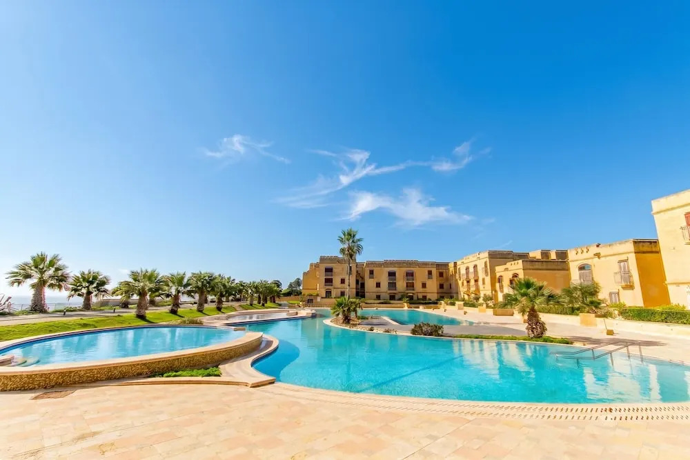 Getaway Npetto Gozitan Villa - Happy Rentals