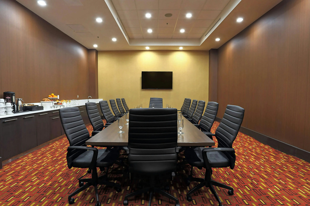 Courtyard by Marriott Montreal West Island/Baie D’Urfe