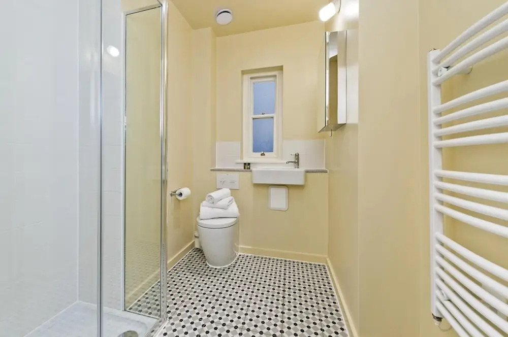 Large Studio With Garden Views in Leafy NW London