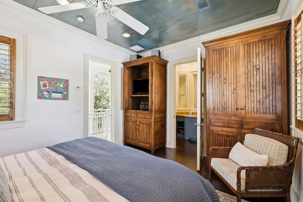 Short Walk to Beach Club, Close to Seaside 3BR Home & Carriage House home