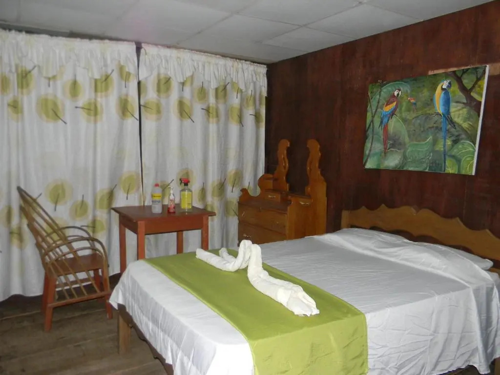 Jacamar Lodge Expeditions