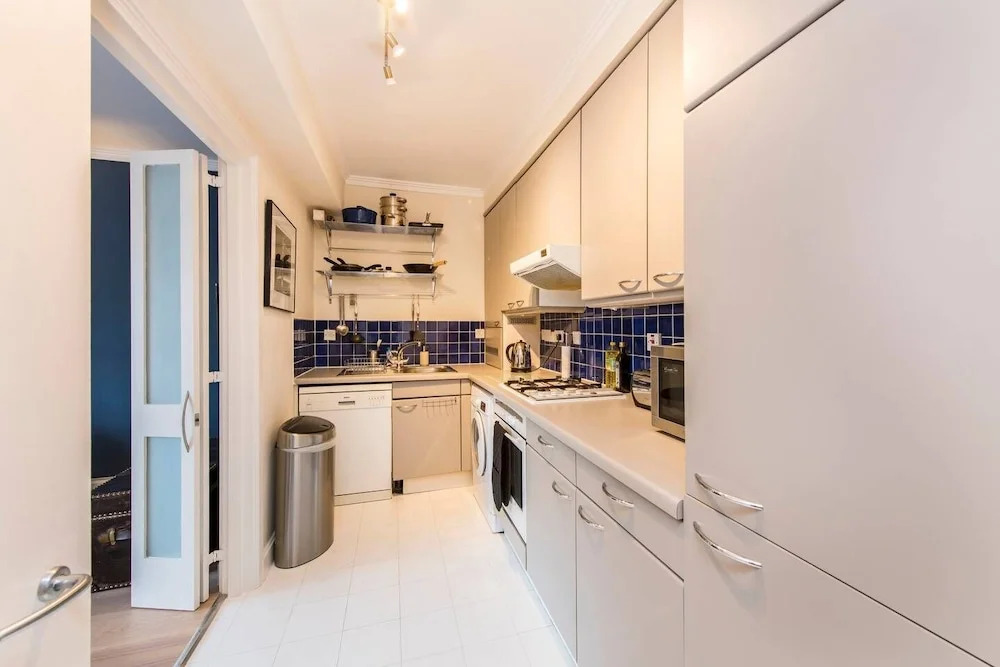 2 bed With Roof Terrace & car Space-2 Mins to Tube