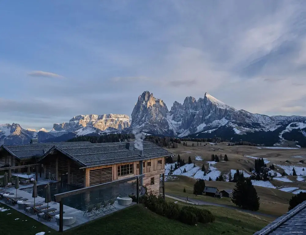 Chalet in Dienten With Ski-in Access & Pool