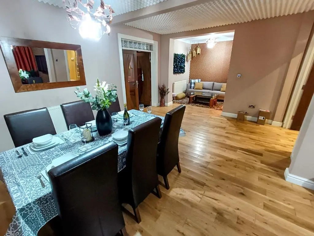 Homebird Property - Carter Knowle House