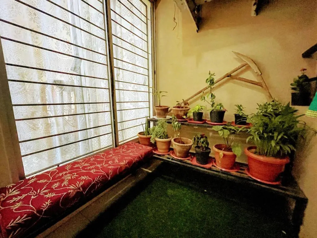 Artistic 2BHK in the downtown close to everything