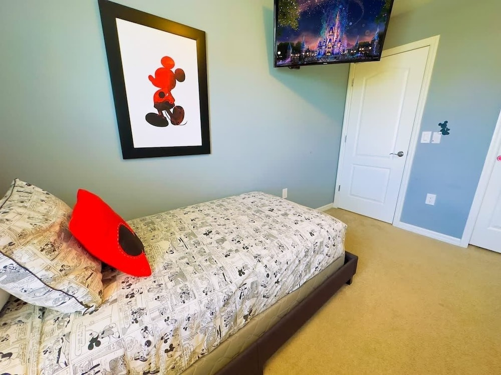 Villa Near Disney Themed Luxury 5bd With Pool 5 Bedroom Home