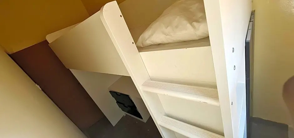 Dubai Hostel Bedspace and Backpackers