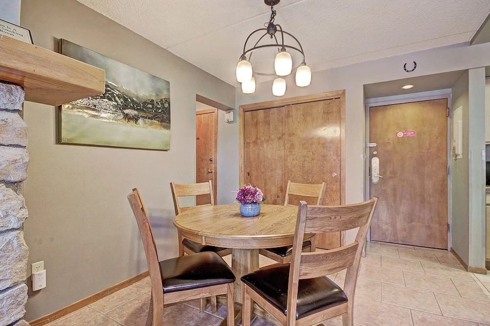 Spacious Condo in the Heart of Center Village - Pet Friendly - VS367 by Redawning