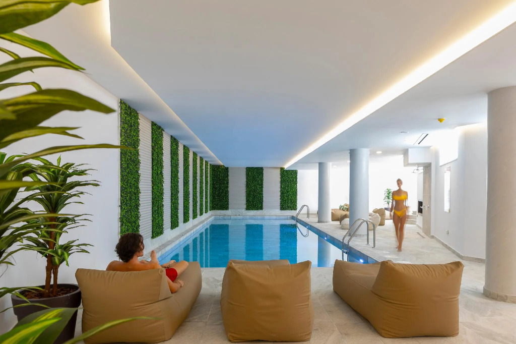 Leonardo Crystal Cove Hotel & Spa - Adults only