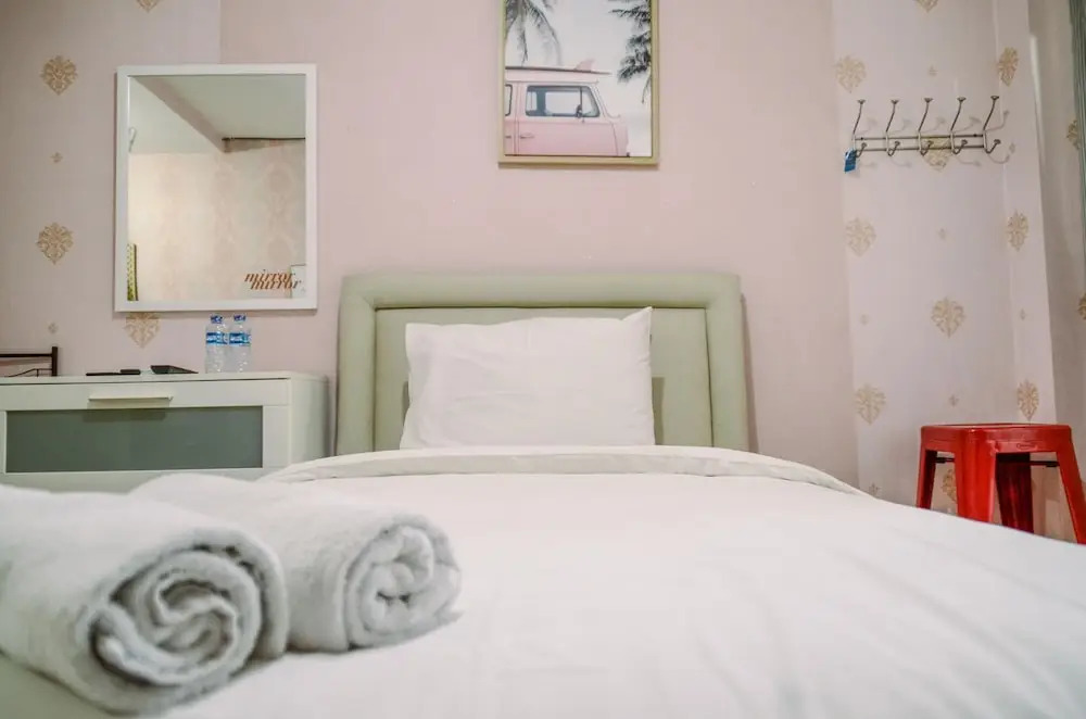 Cozy Stay Studio Room at Medina Apartment