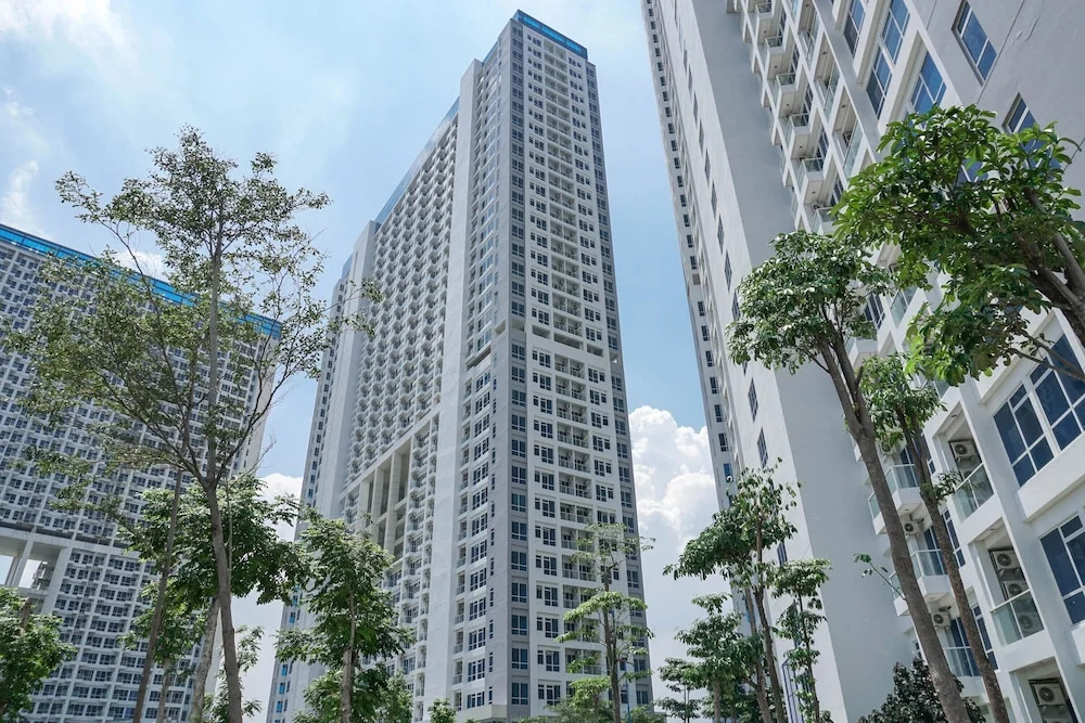 Strategic Location Studio Puri Mansion Apartment