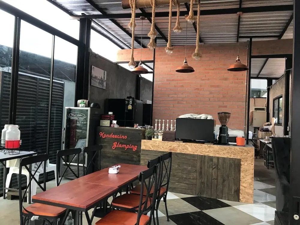 Kondee Cino Cafe and Glamping