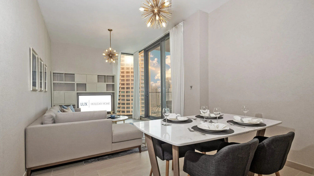 LUX - Contemporary Suite with Full Marina View 5