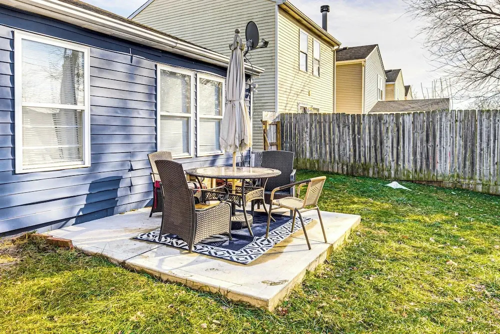5 Mi to Eagle Creek Park: Home w/ Fenced Yard!