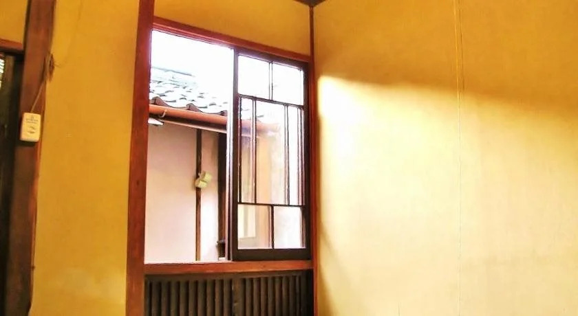 Small World Guest House - Hostel