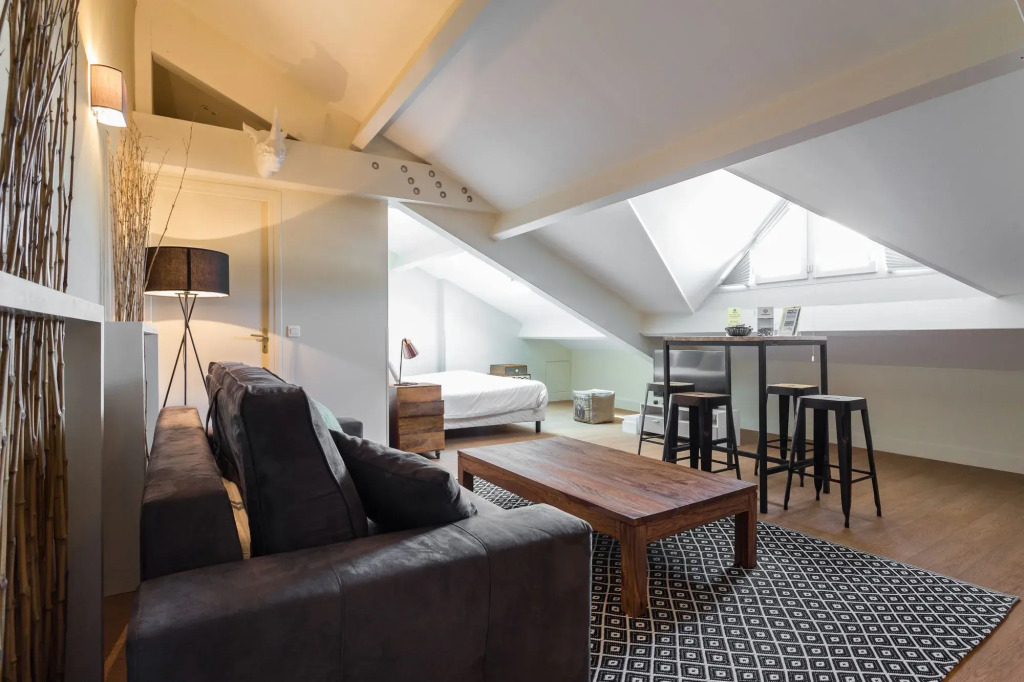 Florella Jean Jaures Apartment
